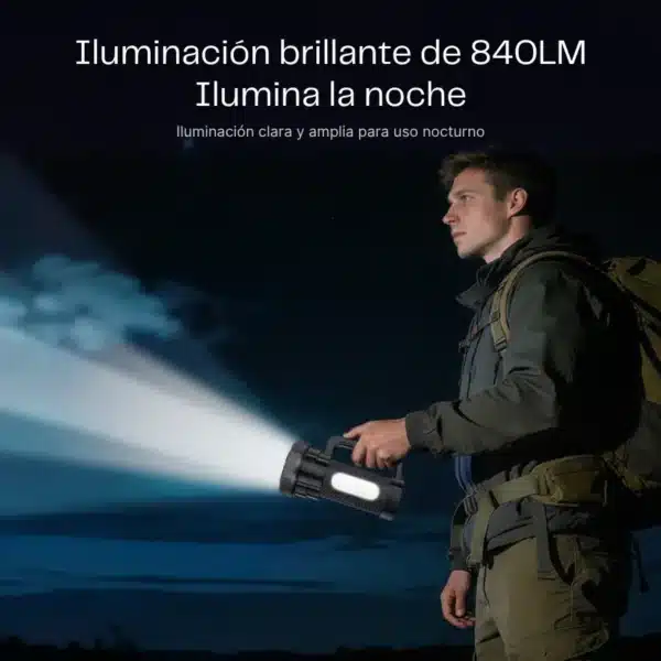 Linterna de mano recargable Yesido TC12 iluminando de noche con 840 lúmenes