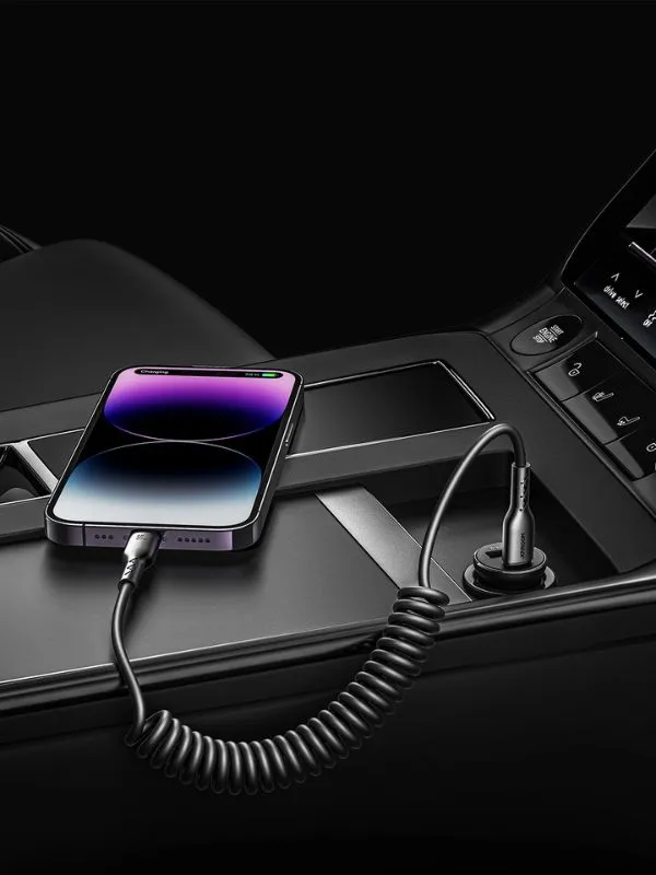 Cable lightning acordeon joyroom SA38-CL3 en un auto
