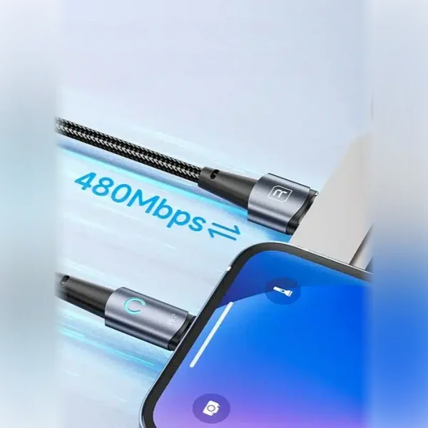 Cable iPhone USB Toocki conectado a laptop y iPhone transfiriendo datos a 480 Mbps