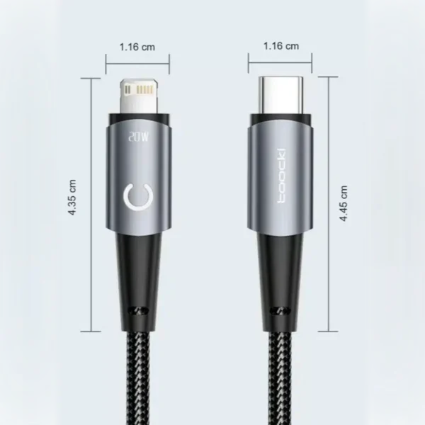 Medidas del cable Lightning 20W Toocki: conectores de 1.16 cm de ancho, Lightning 4.35 cm y USB-C 4.45 cm