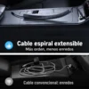 Comparación del cable en espiral Joyroom SA38 ordenado frente a un cable normal enredado en el auto
