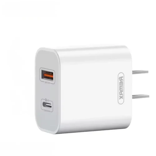 Cargador USB y tipo C Remax RP-U68 de 20W blanco con puertos USB-A y USB-C y enchufe tipo americano