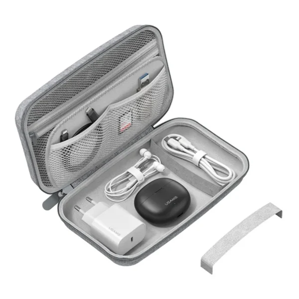 estuche-organizador-grande-cables-power-bank-usams-zb290-2-interior-audifonos-cargador-cables Interior del estuche organizador Usams ZB290 con audífonos, cargador y cables