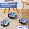 Pelota flotante en distintas posiciones sobre un piso de madera, con borde de espuma que ayuda a amortiguar los golpes.