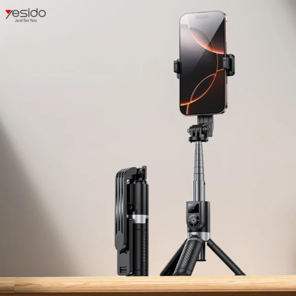 Palo selfie trípode Yesido SF22 abierto con celular junto a su versión plegada